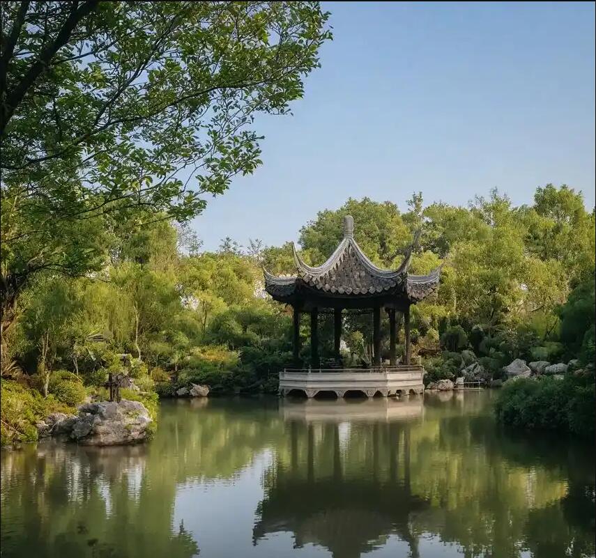 黄山屯溪笔趣餐饮有限公司